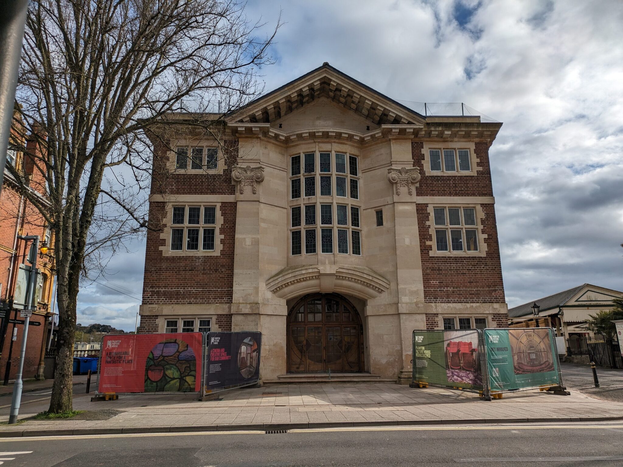 Front of the picture house in daylight
